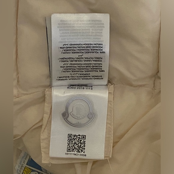 Moncler Cream Puffer Jacket girl It needs to be washed - Picture 14 of 16